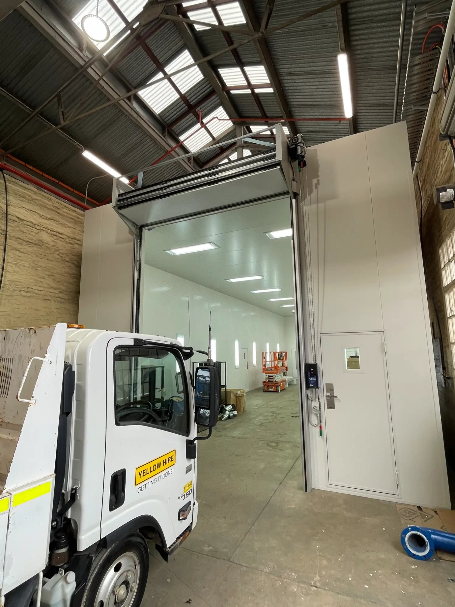 Enturi-Sectional-Door-Spraybooth-9