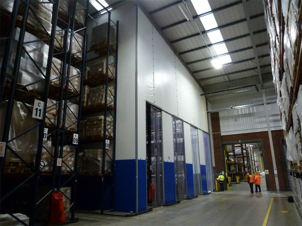 coolstore-drystore-segregation-curtain---distribution-centre